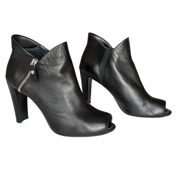 Stuart Weitzman Black Nappa Leather "Jump" Peep-Toe Bootie Size 10 Includes Box - Picture 6 of 11